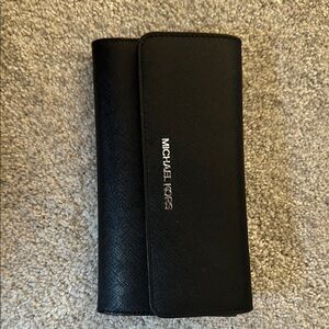 Michael Kors Black womens wallet clutch